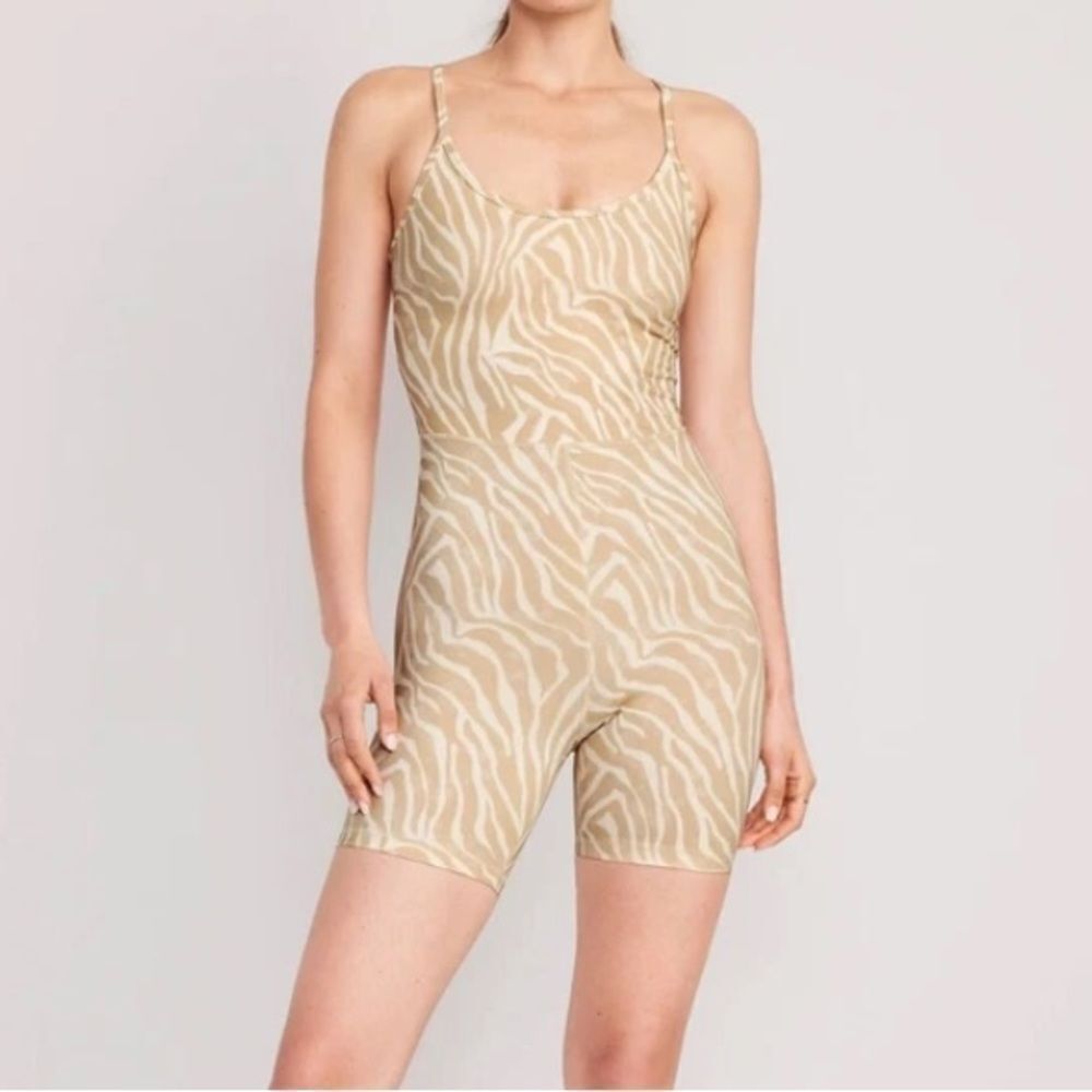 Zebra Print Beige Bodysuit Old Navy Women’s PowerChill Racerback Active